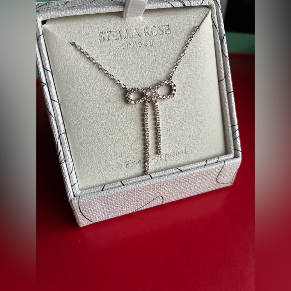 Silver Bow Necklace - Picture 7 of 9